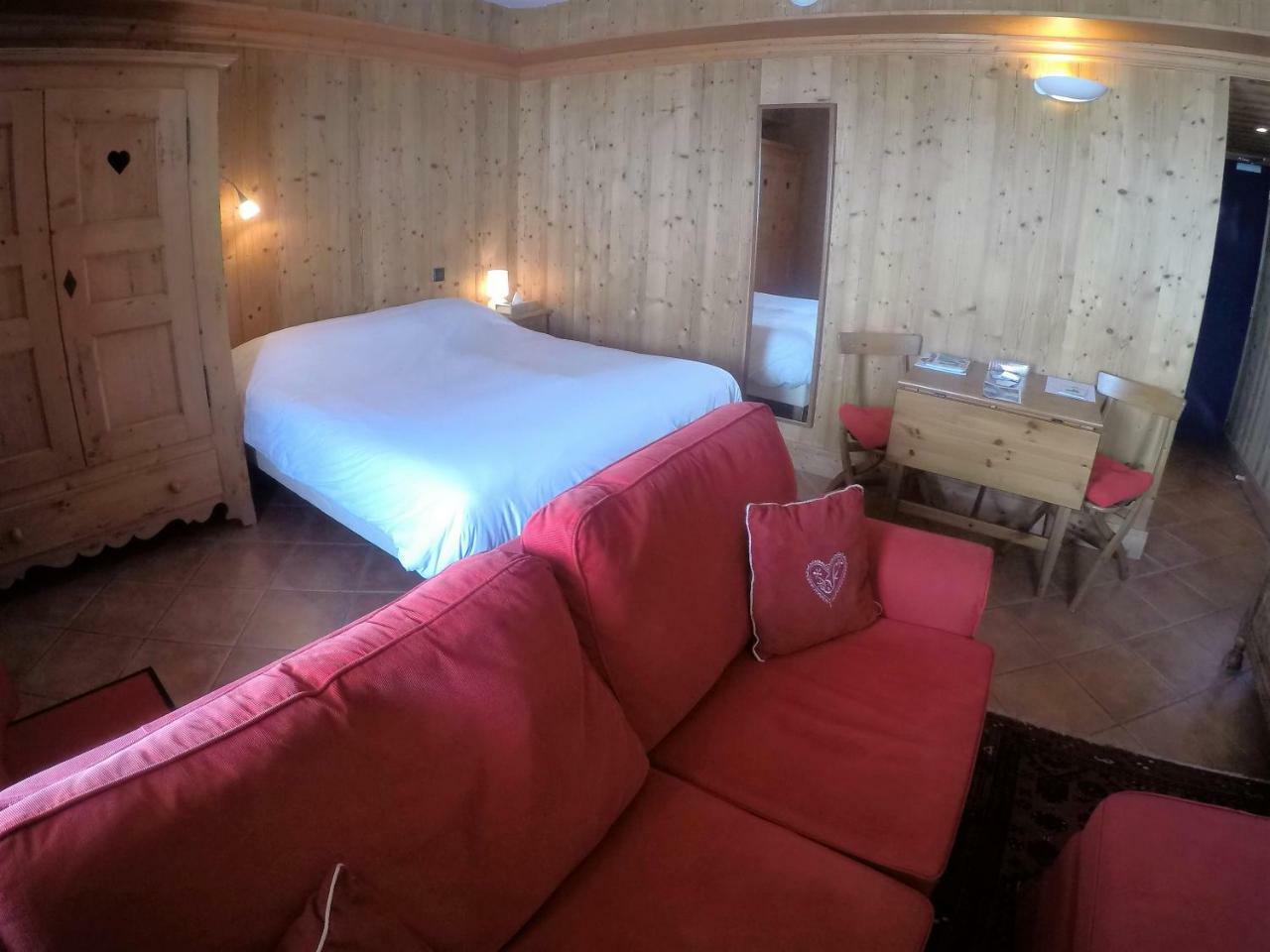 L'Isatis Chalet Hotel Сен-Мартен-де-Бельвиль Экстерьер фото